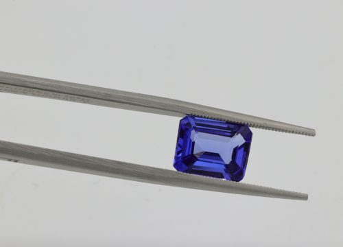 Tanzanite: Tanzania’s Rare Blue Gem – The Ultimate Guide to Visiting the Home of Tanzanite